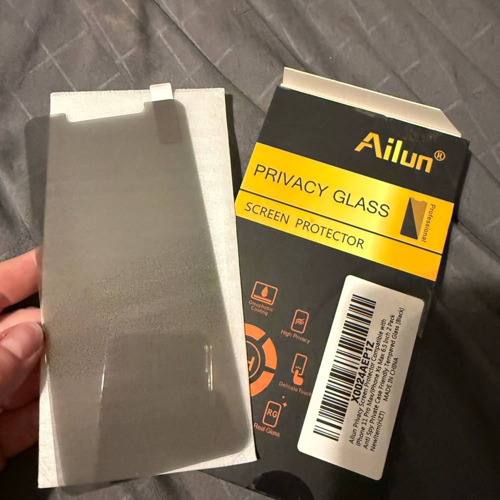 Ailun Privacy Glass Screen Protector - Black